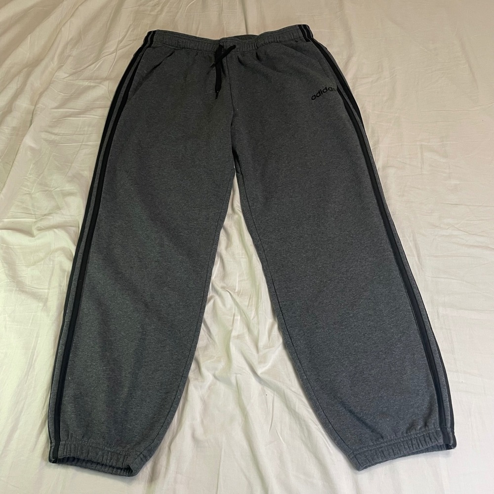 Adidas Sweatpants Mens‎ XL Grey Essentials 3-Stripe Fleece Joggers Drawstring